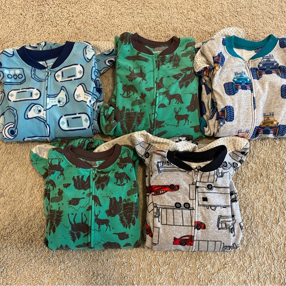 Carter’s boys fleece footed pajamas size 7